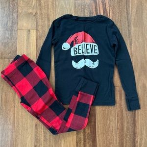 Old Navy size 8 Holiday pjs in good condition
